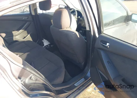 2011 Nissan Altima 2.5 S z USA, uszkodzony, nr VIN 1N4AL2AP9BC170870